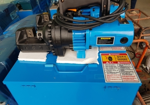 Máy cắt sắt thủy lực cầm tay