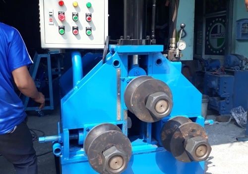 Test máy uốn ống thủy lực 3 trục
